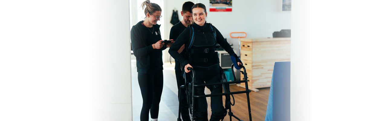 Übungen im Ekso im NiB Ganglabor in Köln